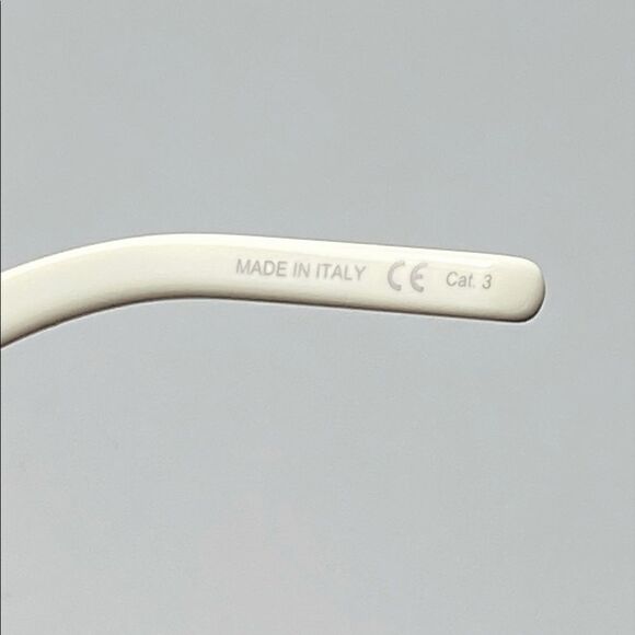 Saint Laurent cat-eye frame sunglasses - Picture 11 of 11